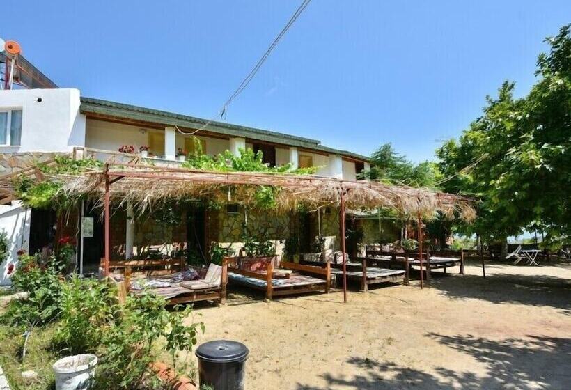 ホテル Ikizler Konuk Evi