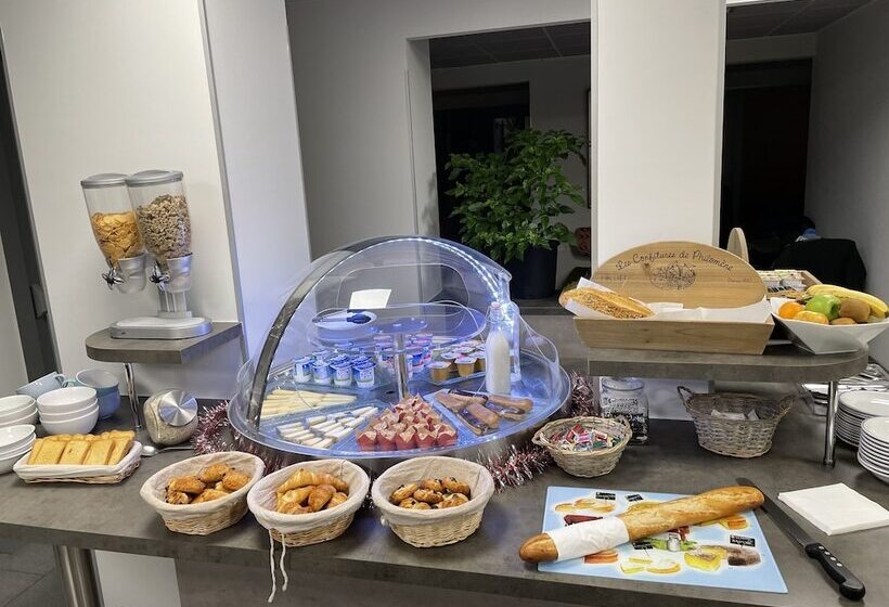 בית מלון כפרי La Tour D'ivoire