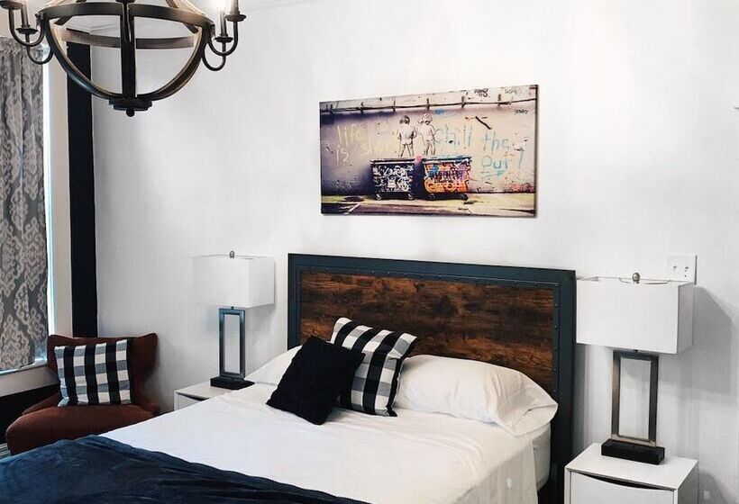 هتل Laredo Mansion