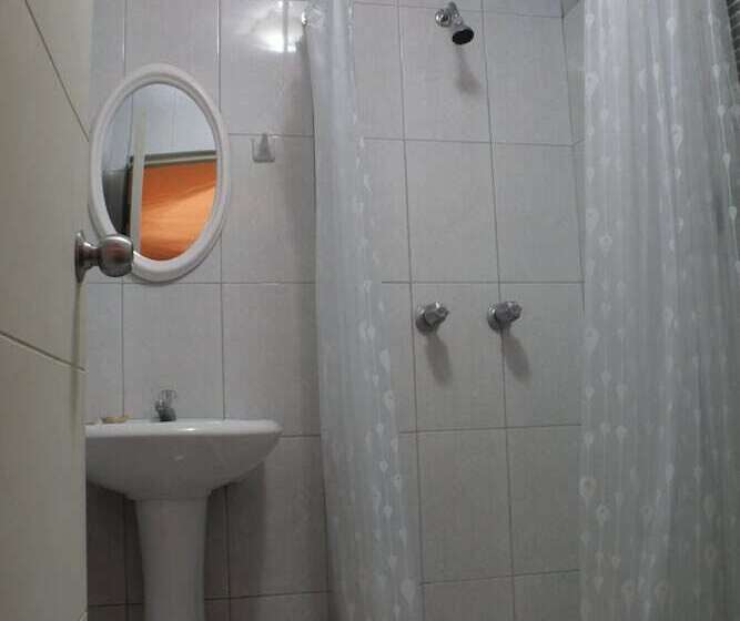 فندق Las Flores   Cañete