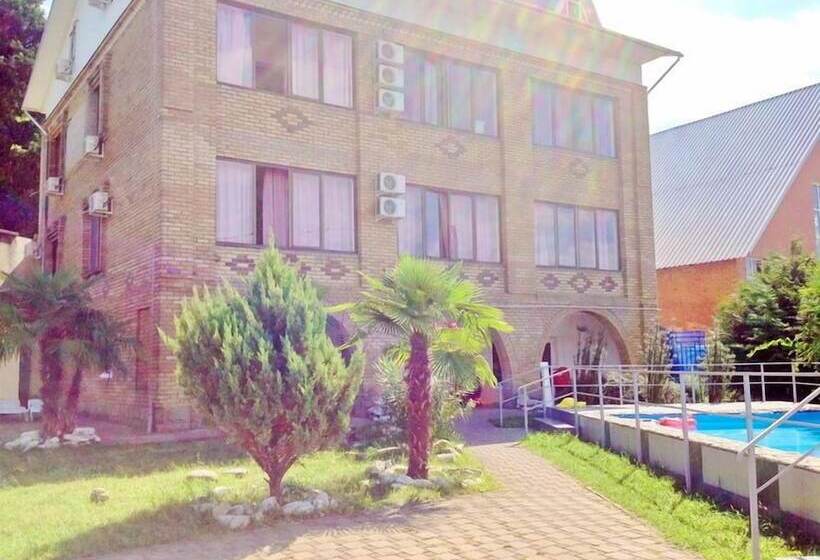 هتل Lazurnaya Plus