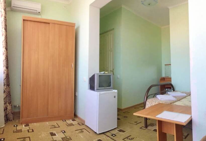 هتل Lazurnaya Plus