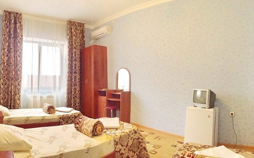 هتل Lazurnaya Plus