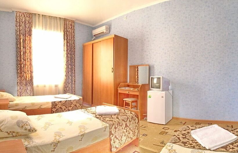 هتل Lazurnaya Plus