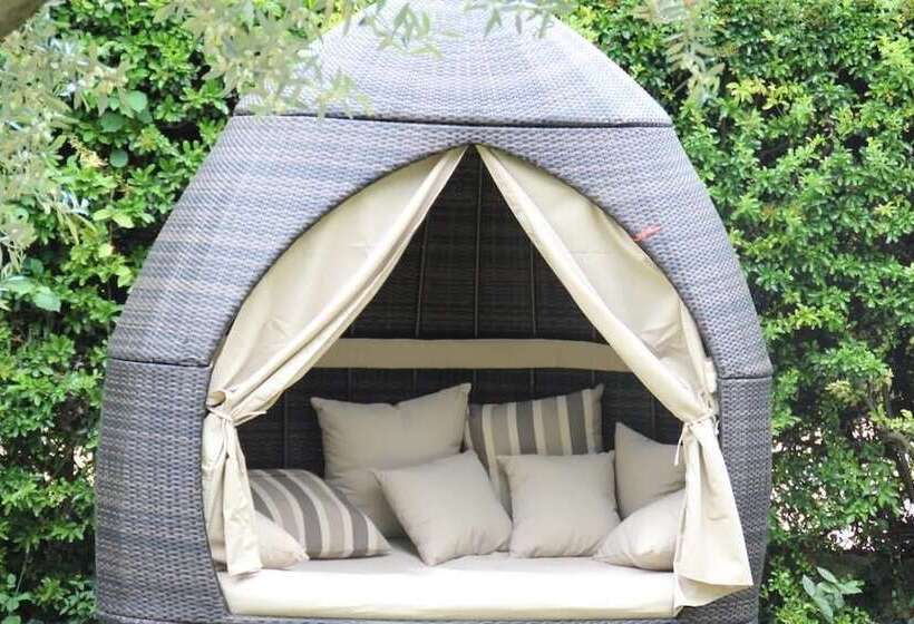 Отель Le Petit Mas De Marie