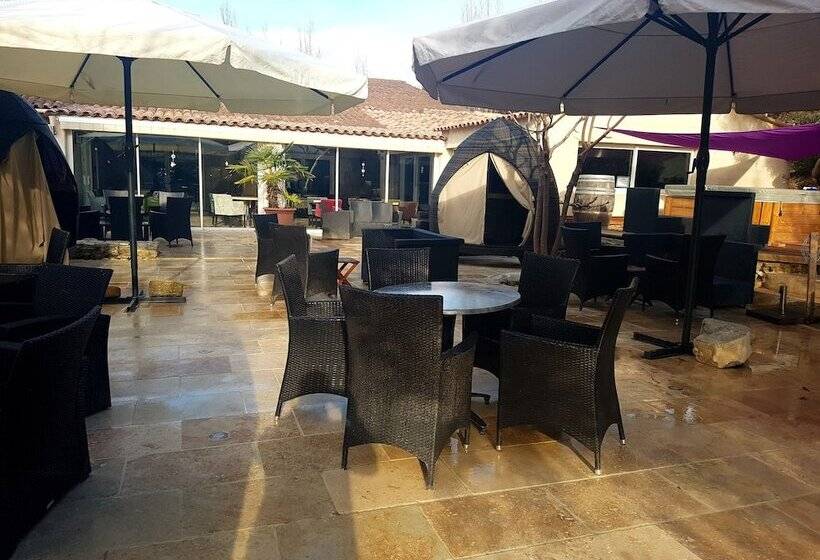 Отель Le Petit Mas De Marie