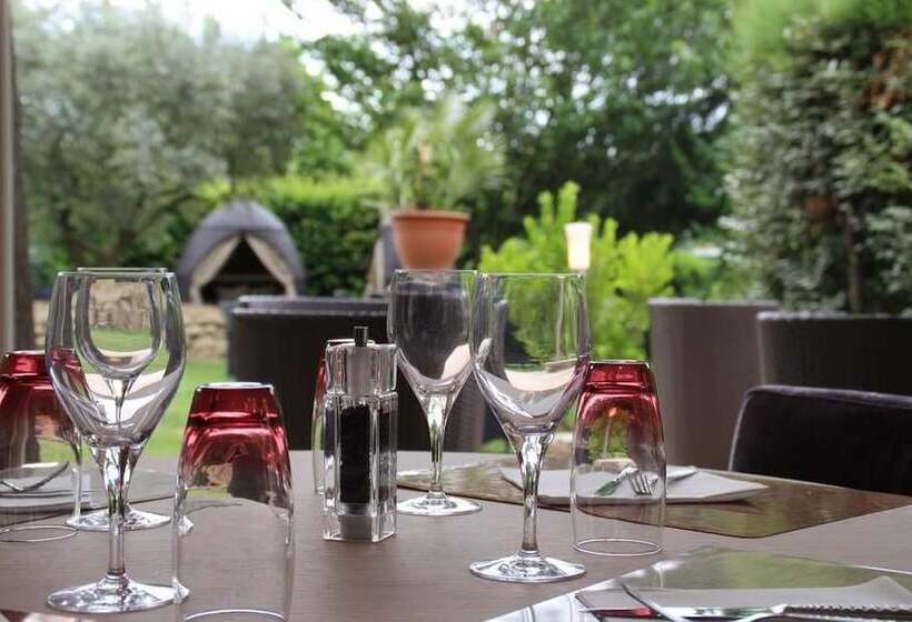 Отель Le Petit Mas De Marie