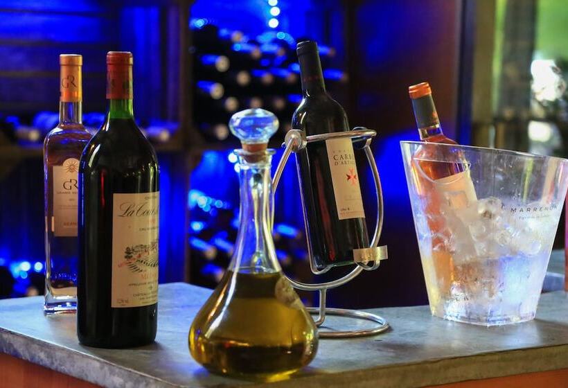 Отель Le Petit Mas De Marie