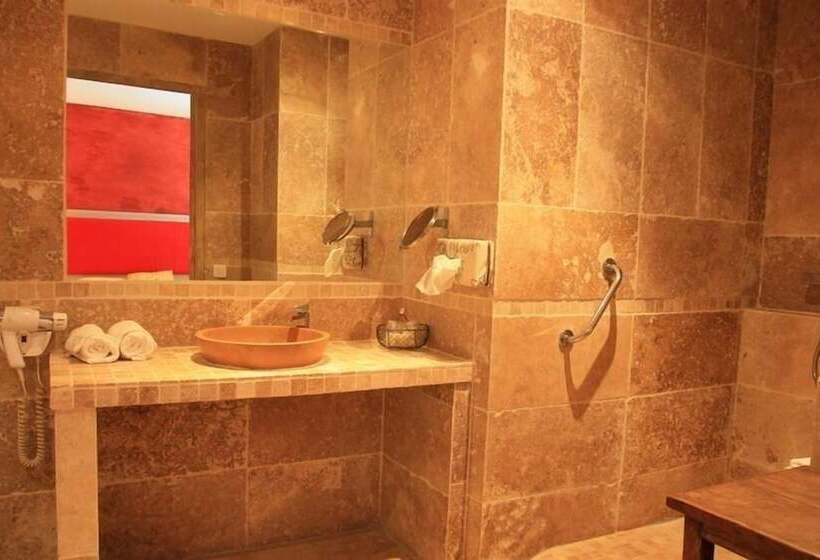 Отель Le Petit Mas De Marie