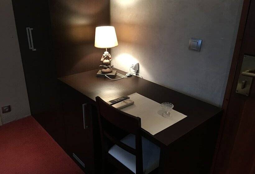 Отель Le Petit Mas De Marie