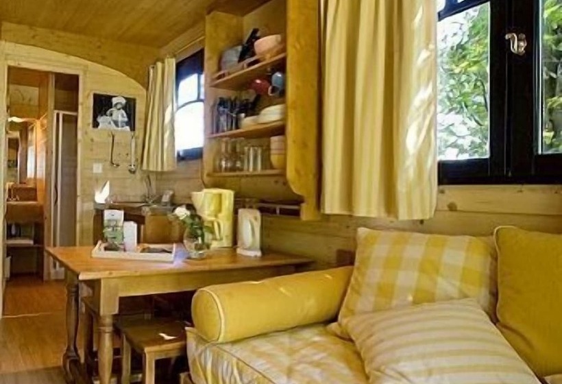 בית מלון כפרי Les Roulottes Des Korrigans