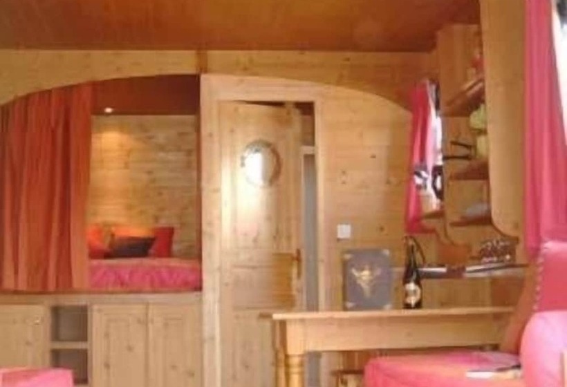 בית מלון כפרי Les Roulottes Des Korrigans