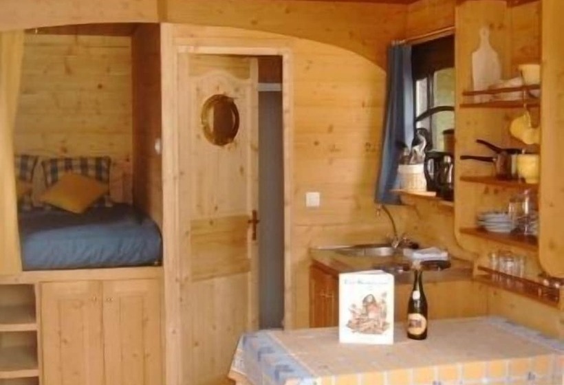 בית מלון כפרי Les Roulottes Des Korrigans