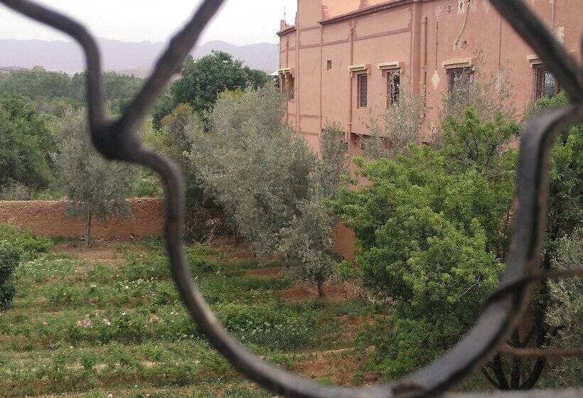 هتل Mandar Saghrou Tazakht