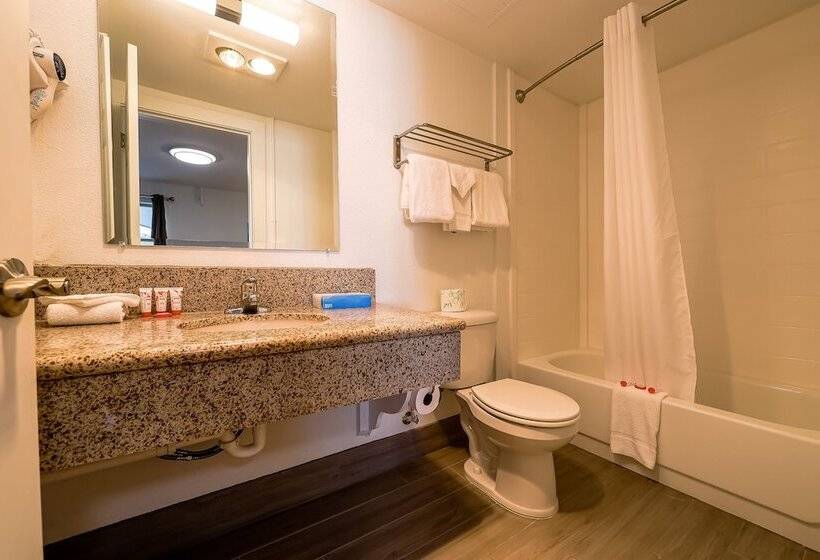 فندق Newport Inn & Suites By Oyo Rooms