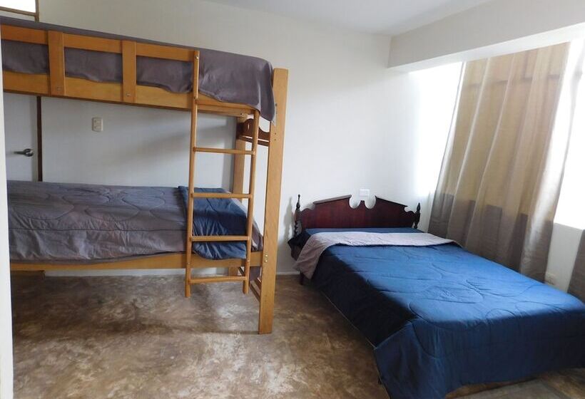 فندق Nuna Chak Hostel & Café