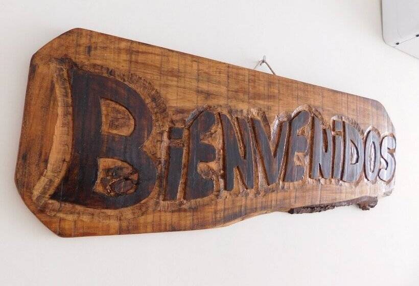 فندق Nuna Chak Hostel & Café