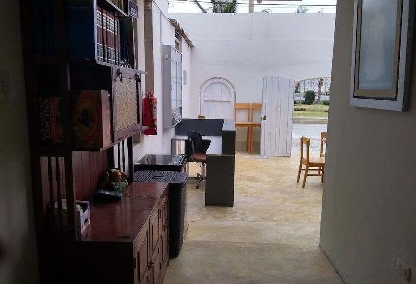 فندق Nuna Chak Hostel & Café