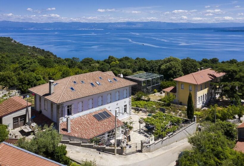 בית מלון כפרי Pansion Tramontana