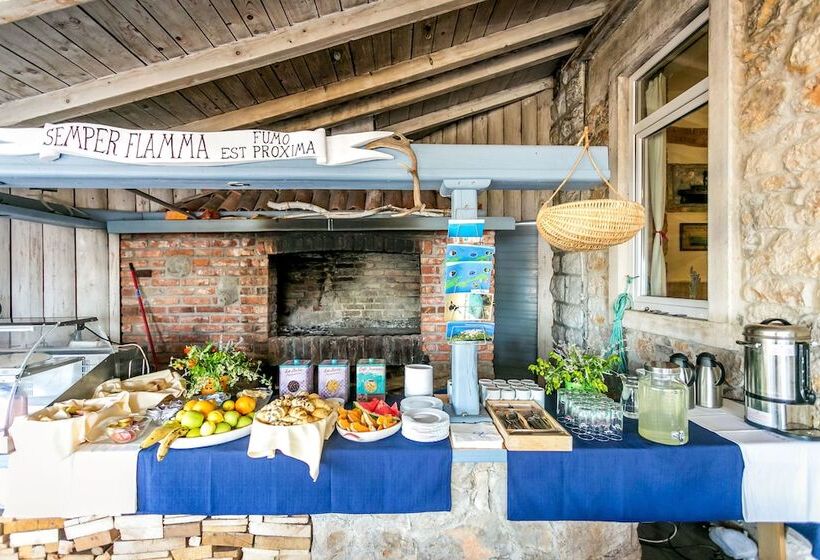 ホテル Pansion Tramontana