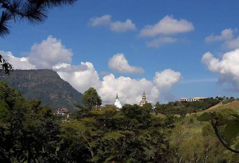 ホテル Phusiatfha Resort