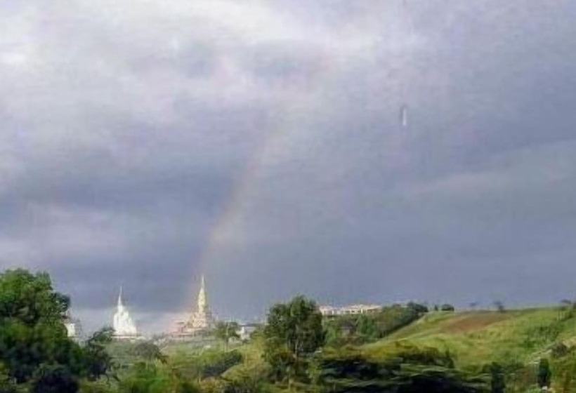 ホテル Phusiatfha Resort