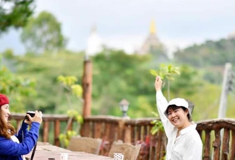 ホテル Phusiatfha Resort