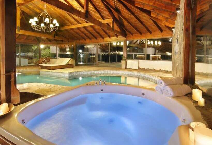 هتل Posada Del Sauce