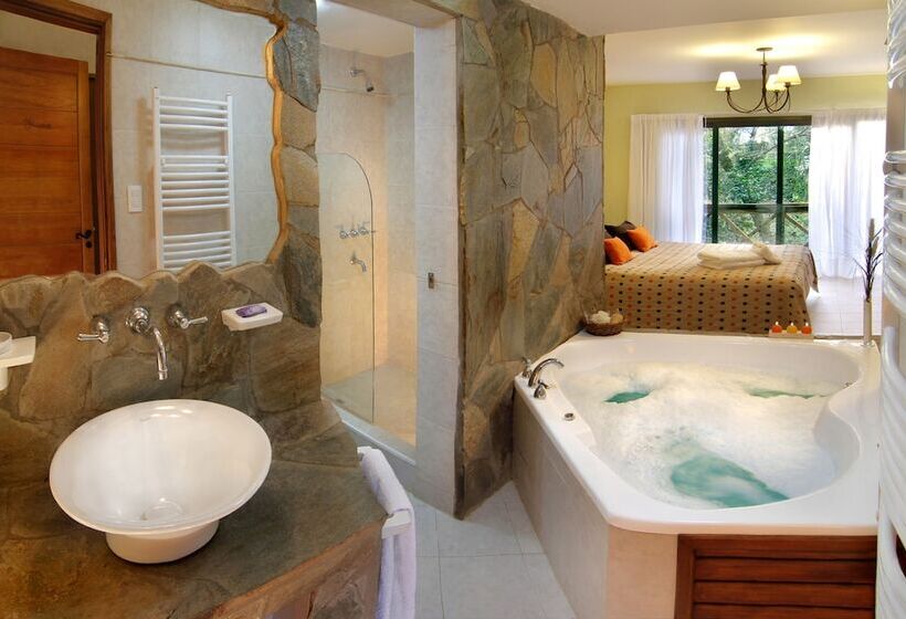 هتل Posada Del Sauce