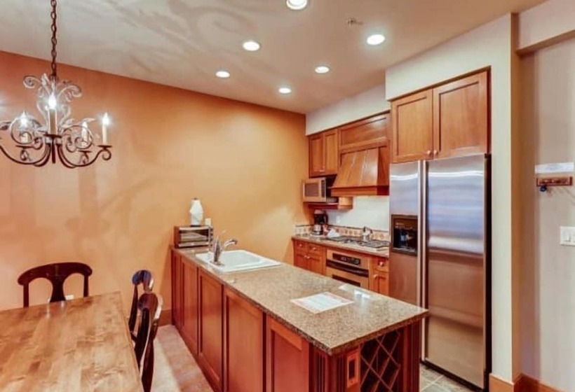 Отель Premier 1 Bedroom Ski In, Ski Out Lone Eagle Condo With The Best Access To Skiing In Keystone