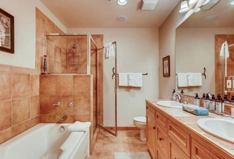 בית מלון כפרי Premier 2 Bedroom Ski In, Ski Out Vacation Rental At The Timbers With The Best Access To Skiing In K