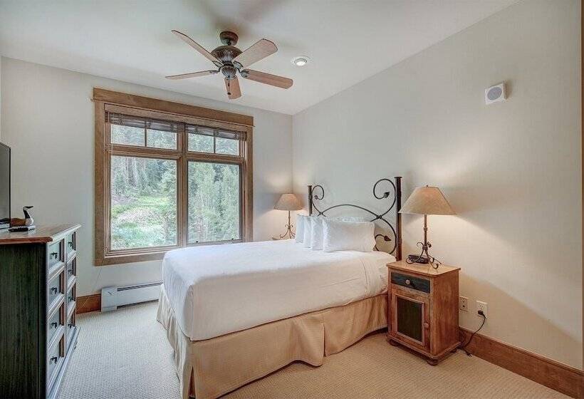 Отель Premier 3 Bedroom Ski In, Ski Out Lone Eagle Condo With The Best Access To Skiing In Keystone