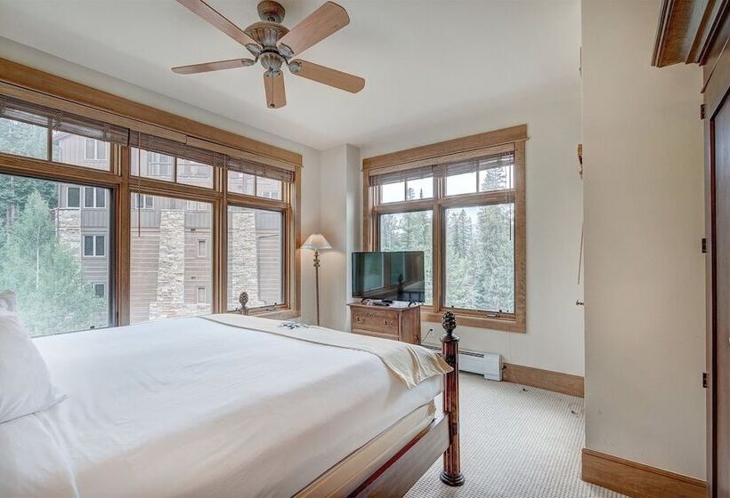 Отель Premier 3 Bedroom Ski In, Ski Out Lone Eagle Condo With The Best Access To Skiing In Keystone