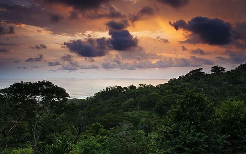 Отель Santa Teresa Surf Vista Villas