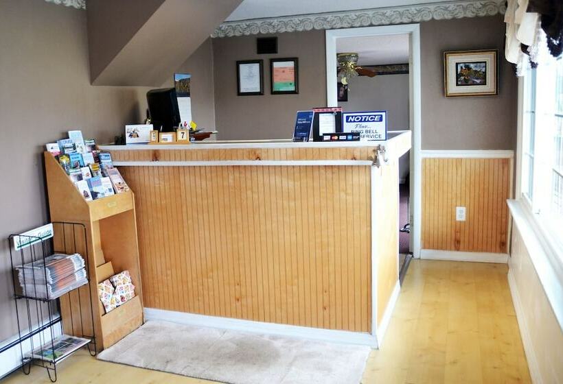 בית מלון כפרי Scottish Inns Potsdam