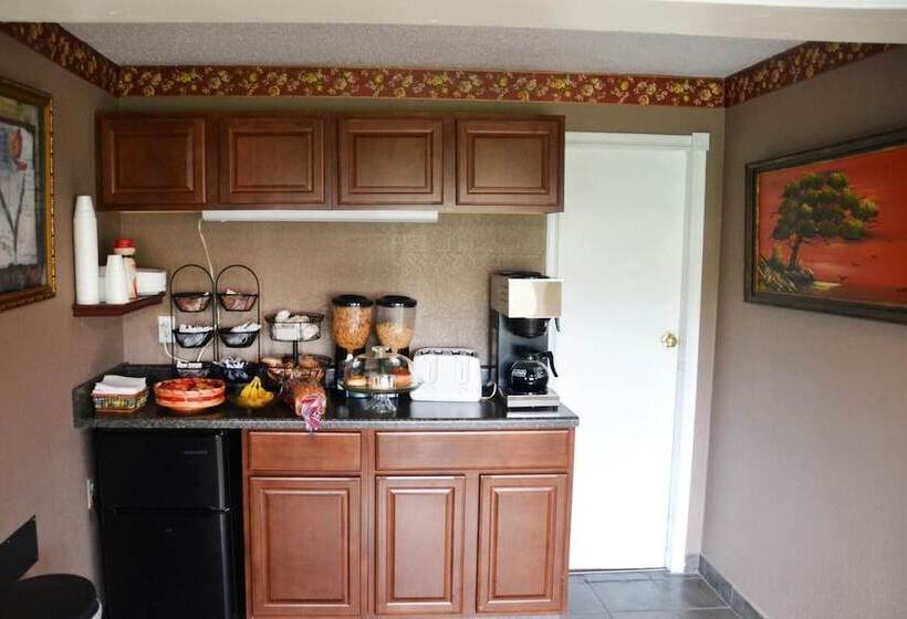 בית מלון כפרי Scottish Inns Potsdam