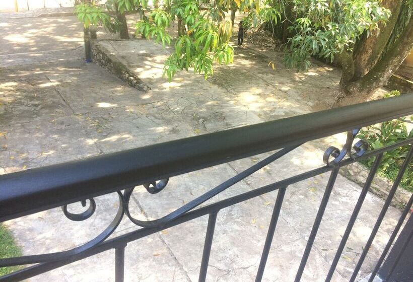 Отель Sevilla Palenque