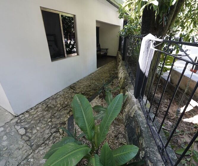 Отель Sevilla Palenque