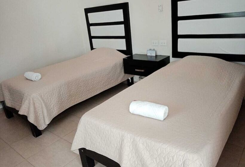 Отель Sevilla Palenque