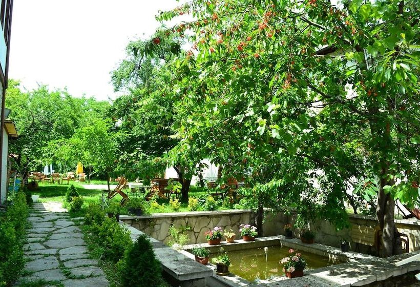 בית מלון כפרי Tasev Konagi