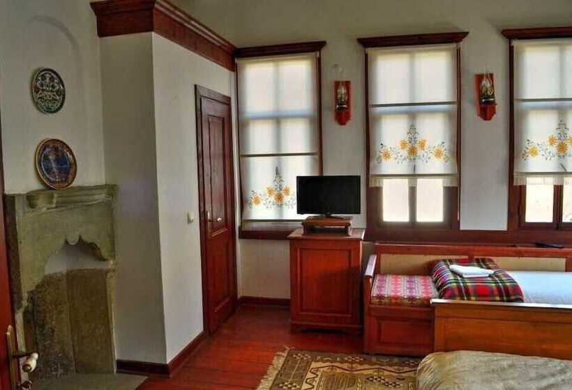 בית מלון כפרי Tasev Konagi