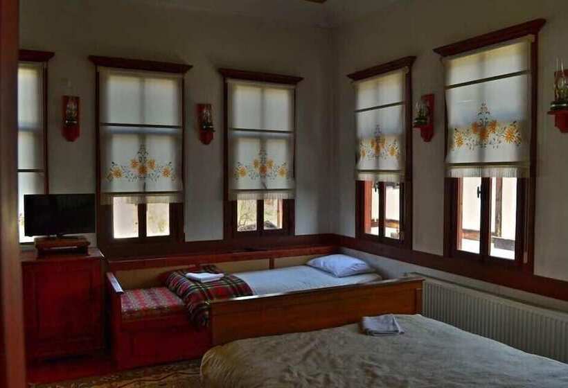 בית מלון כפרי Tasev Konagi