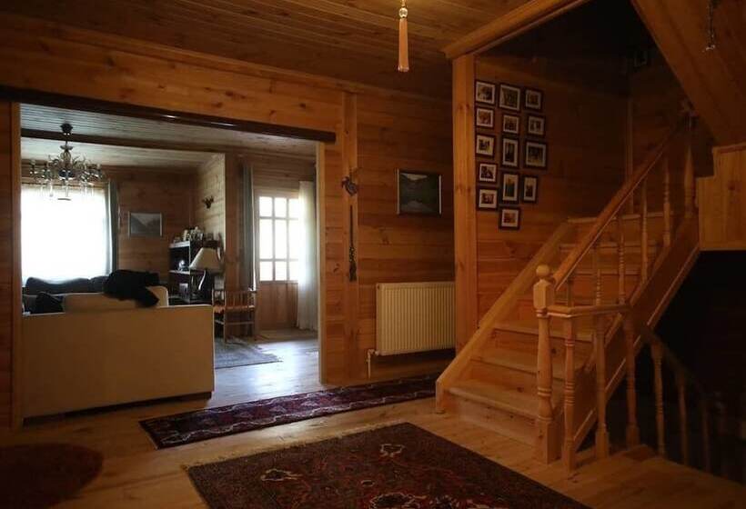 ホテル The High Trees