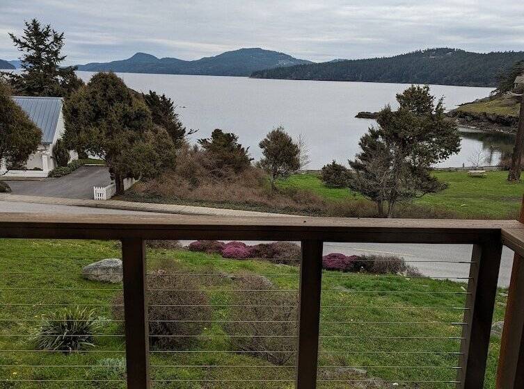 فندق The Landmark Inn On Orcas Island