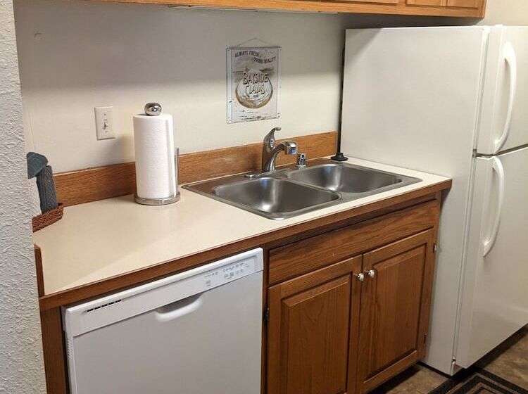 فندق The Landmark Inn On Orcas Island