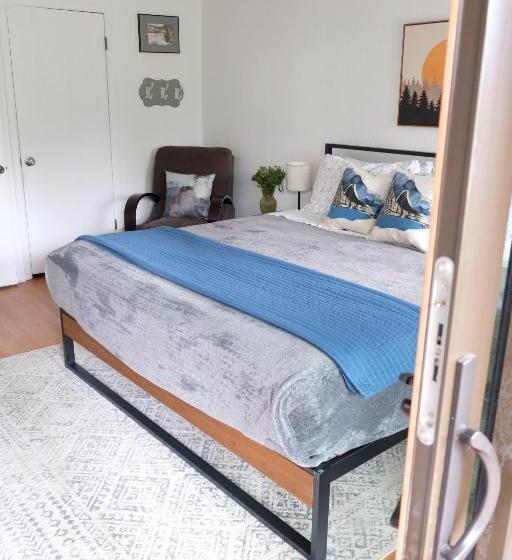 فندق The Landmark Inn On Orcas Island