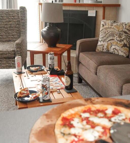 فندق The Landmark Inn On Orcas Island