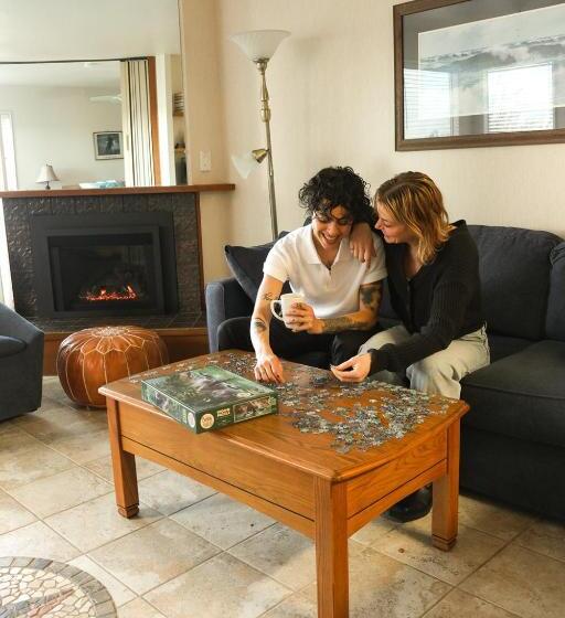 فندق The Landmark Inn On Orcas Island