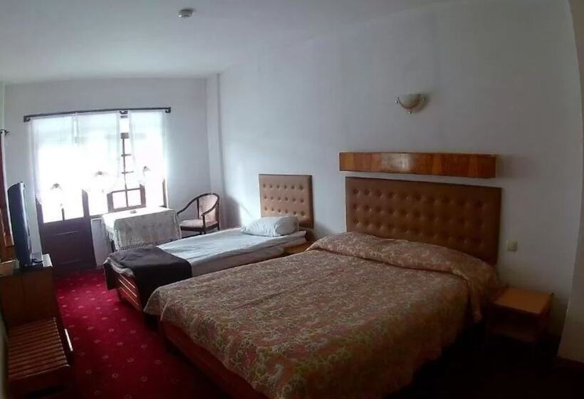 ホテル Yariskasi Konagi