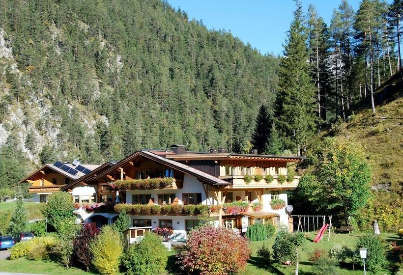 فندق Zirbennest Martha